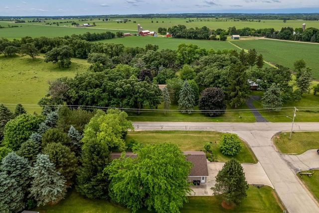 535 Danielson Drive, Darien, WI 53114