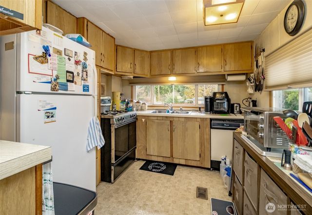 25406 E 37th Avenue E, Spanaway, WA 98387