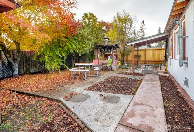 25406 E 37th Avenue E, Spanaway, WA 98387