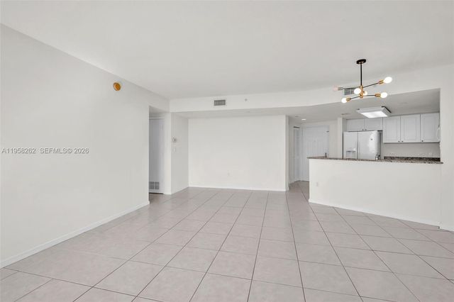 19501 W Country Club Drive 2011, Aventura, FL 33180