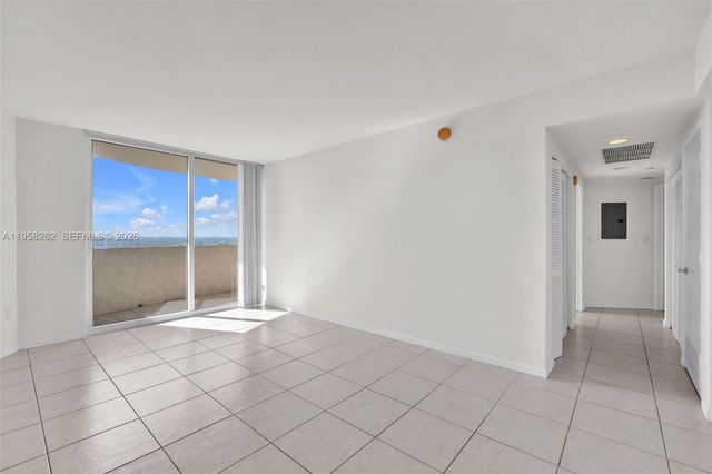 19501 W Country Club Drive 2011, Aventura, FL 33180