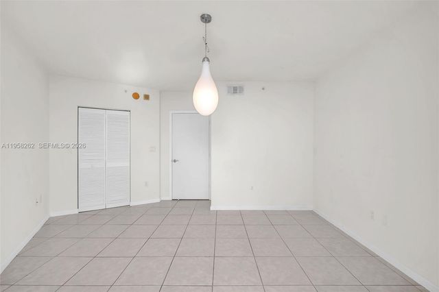 19501 W Country Club Drive 2011, Aventura, FL 33180
