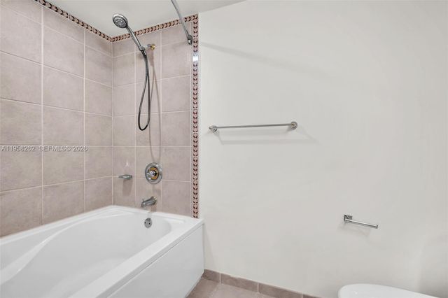 19501 W Country Club Drive 2011, Aventura, FL 33180