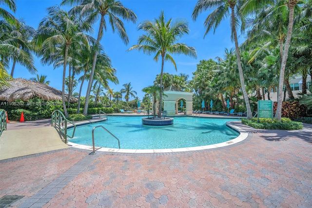 19501 W Country Club Drive 2011, Aventura, FL 33180