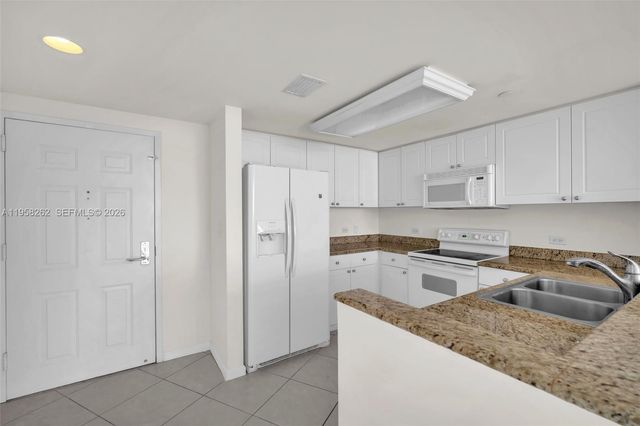 19501 W Country Club Drive 2011, Aventura, FL 33180