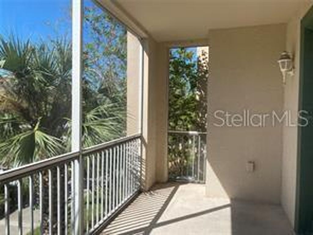 Image 13 of property listing at 3301 WHITESTONE CIRCLE 205, Kissimmee, FL 34741