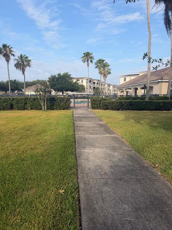 Image 17 of property listing at 3301 WHITESTONE CIRCLE 205, Kissimmee, FL 34741