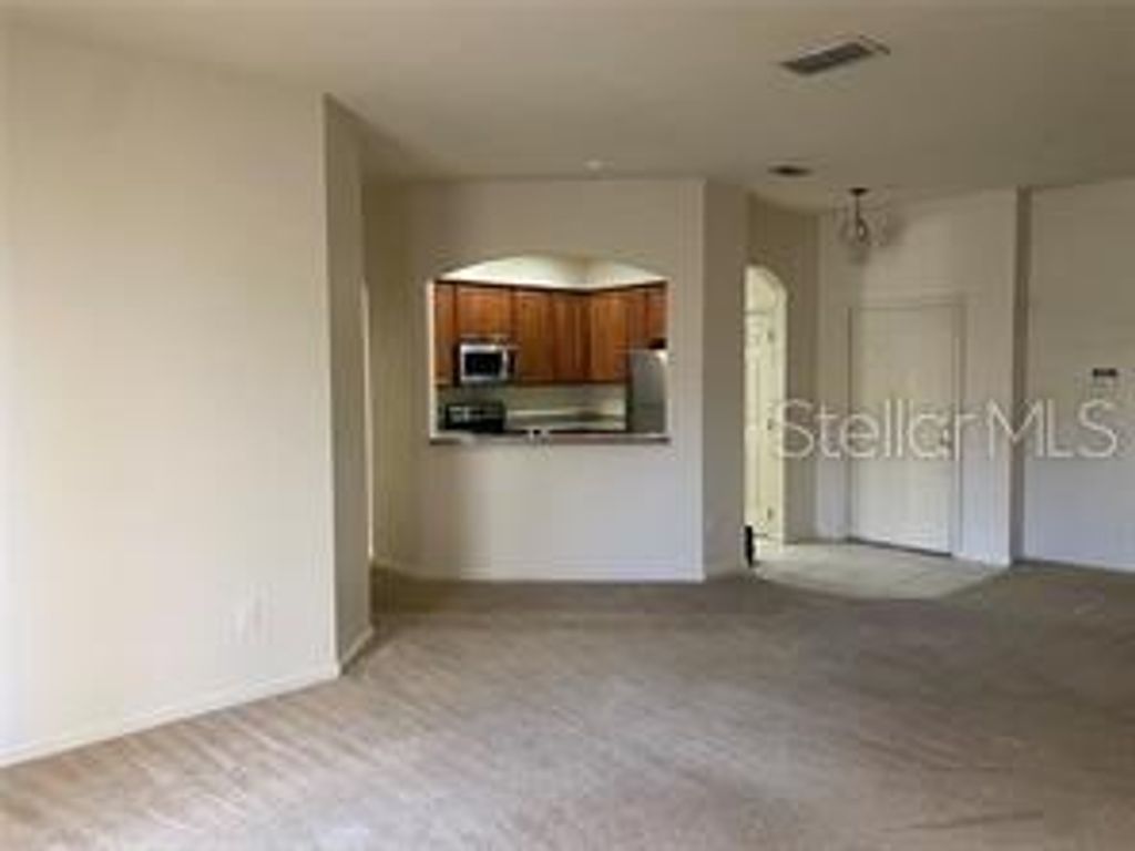 Image 5 of property listing at 3301 WHITESTONE CIRCLE 205, Kissimmee, FL 34741