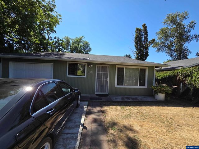 2325 Hawthorne Av NE, Salem, OR 97301
