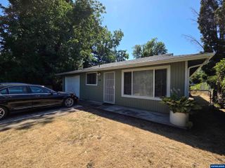 2325 Hawthorne Av NE, Salem, OR 97301