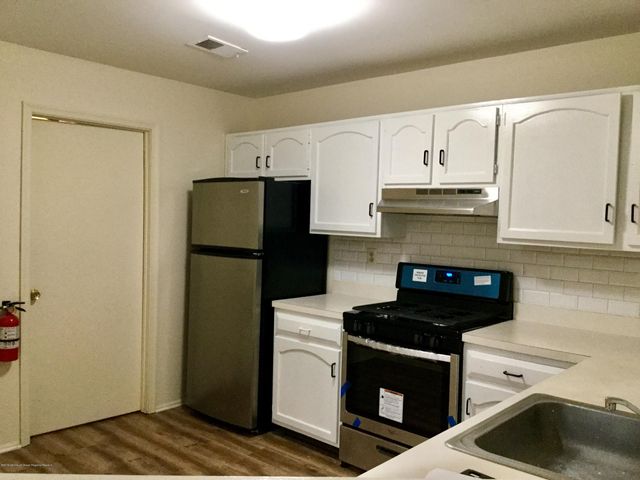401 Yorkshire Place, Morganville, NJ 07751