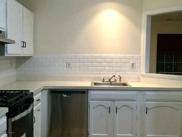 401 Yorkshire Place, Morganville, NJ 07751