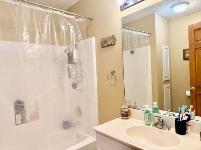 234 N Dade 133, Greenfield, MO 65661