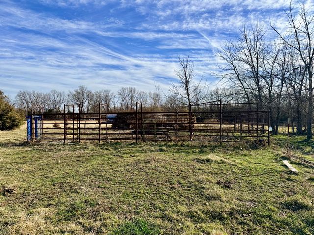 234 N Dade 133, Greenfield, MO 65661