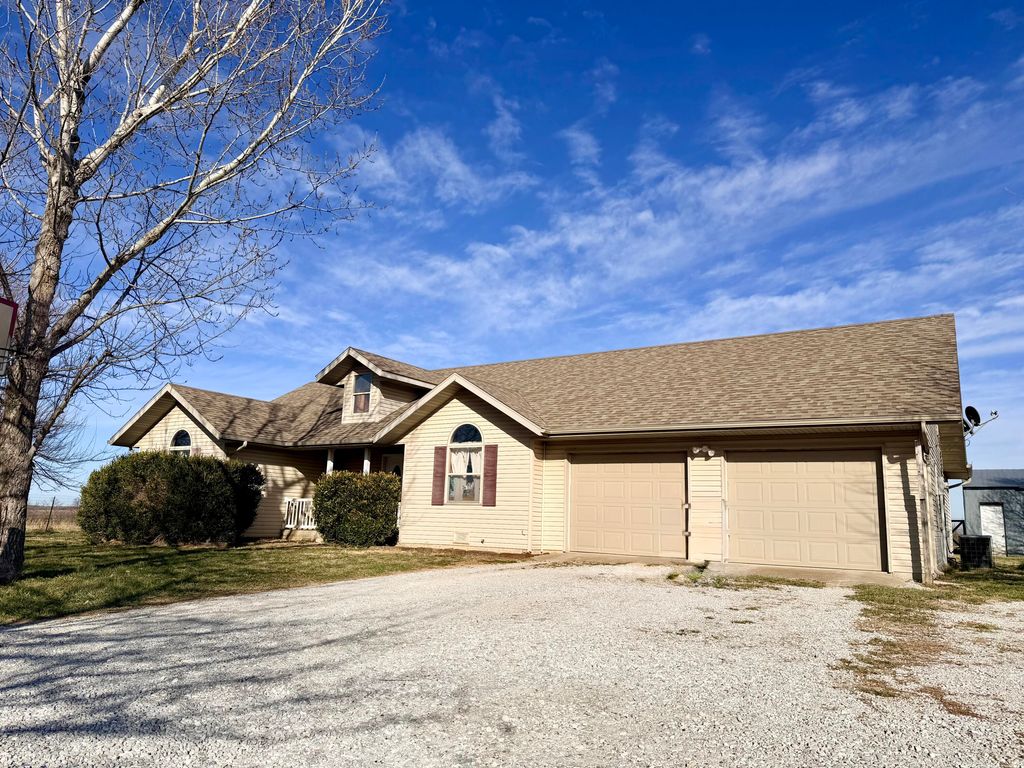 234 N Dade 133, Greenfield, MO 65661