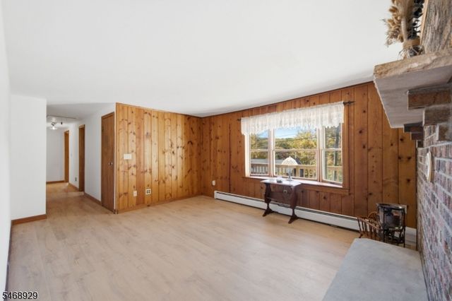 53 Lake Shore Rd E, Hardyston Twp., NJ 07460