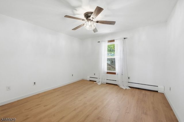 53 Lake Shore Rd E, Hardyston Twp., NJ 07460