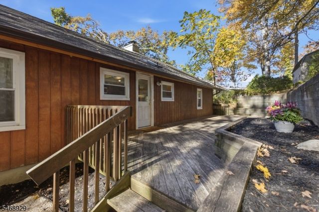 53 Lake Shore Rd E, Hardyston Twp., NJ 07460