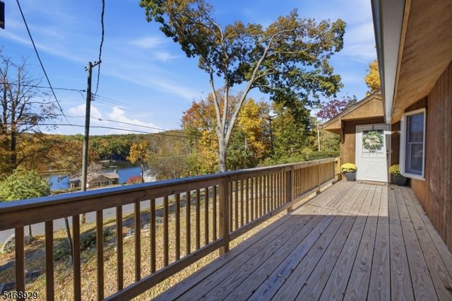 53 Lake Shore Rd E, Hardyston Twp., NJ 07460