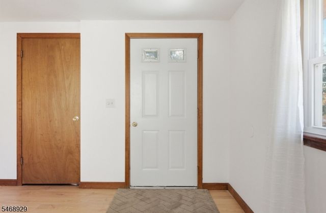 53 Lake Shore Rd E, Hardyston Twp., NJ 07460