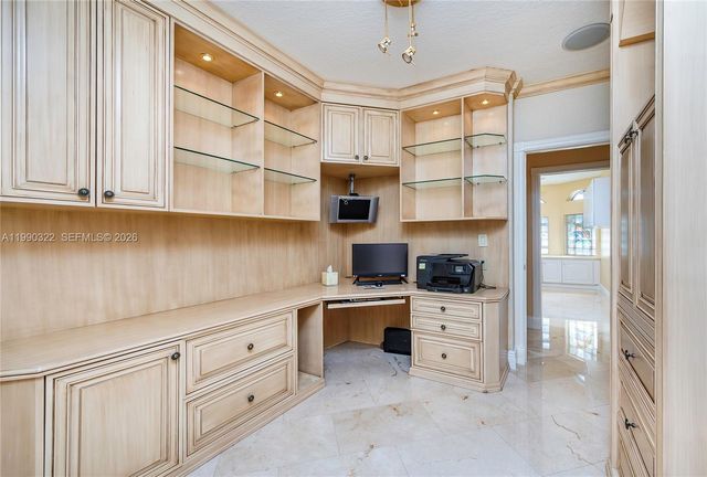 588 Miller Dr, Miami Springs, FL 33166