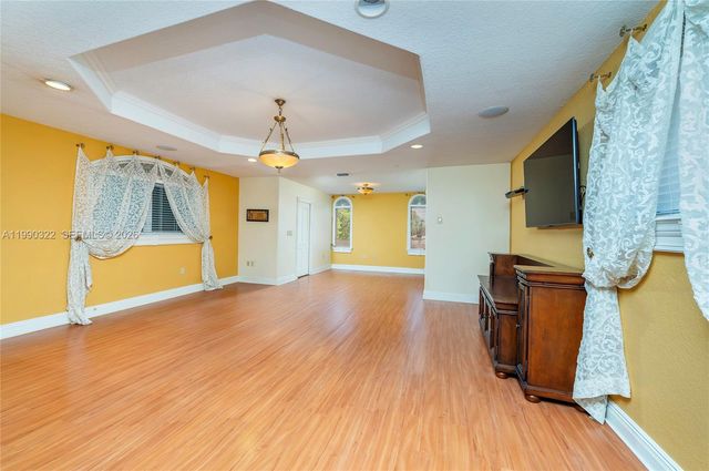 588 Miller Dr, Miami Springs, FL 33166