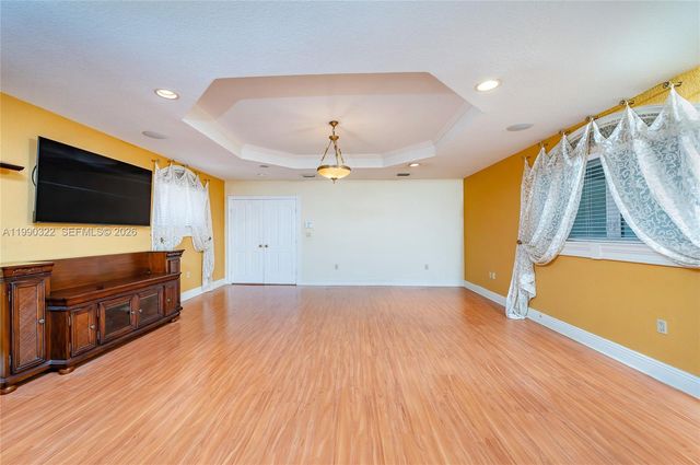 588 Miller Dr, Miami Springs, FL 33166