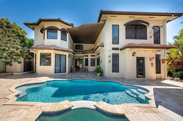 588 Miller Dr, Miami Springs, FL 33166