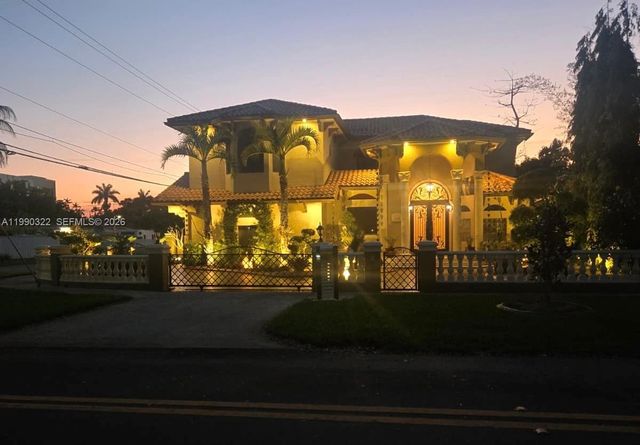 588 Miller Dr, Miami Springs, FL 33166