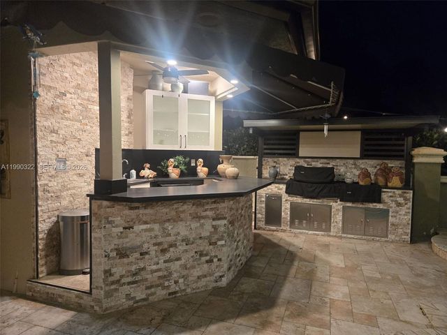 588 Miller Dr, Miami Springs, FL 33166