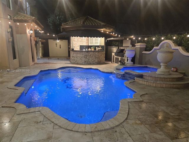 588 Miller Dr, Miami Springs, FL 33166