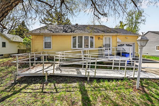 721 36th Street NE, Cedar Rapids, IA 52402