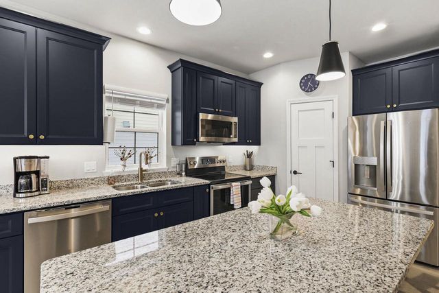 204 Bonnie Lane, Belleville, WI 53508