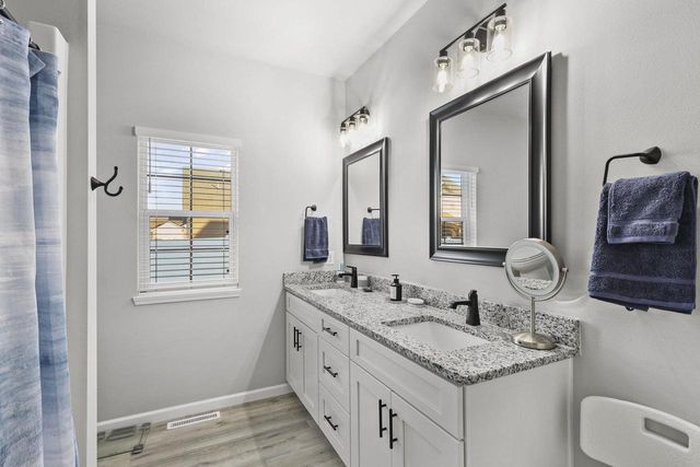 204 Bonnie Lane, Belleville, WI 53508