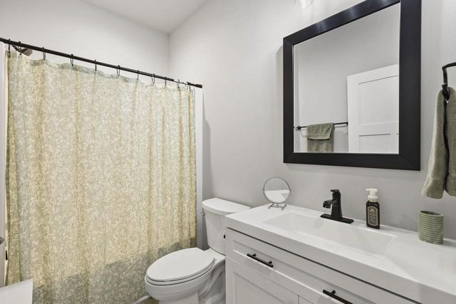 204 Bonnie Lane, Belleville, WI 53508