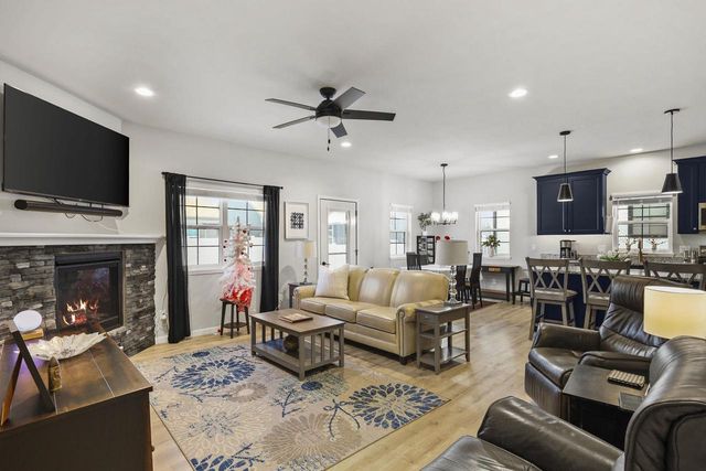 204 Bonnie Lane, Belleville, WI 53508