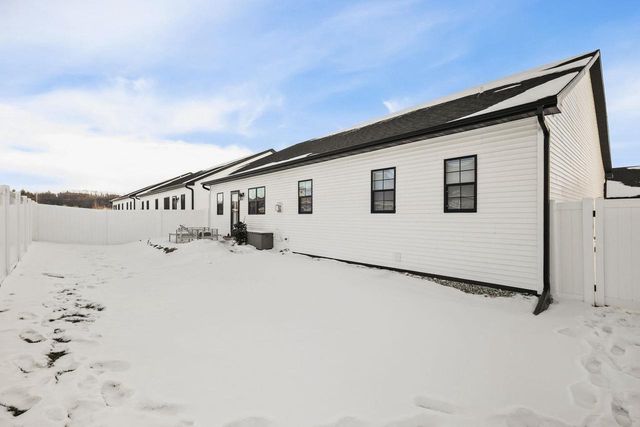 204 Bonnie Lane, Belleville, WI 53508