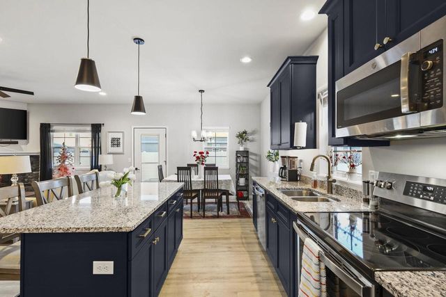 204 Bonnie Lane, Belleville, WI 53508