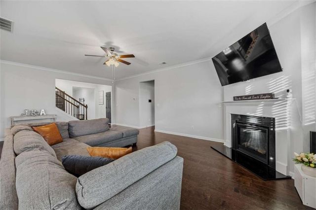 240 Aspen Valley Drive, Loganville, GA 30052