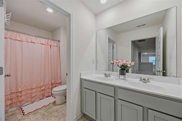 240 Aspen Valley Drive, Loganville, GA 30052