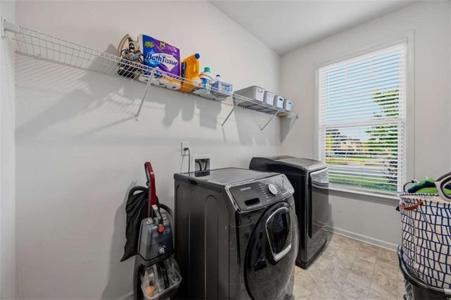 240 Aspen Valley Drive, Loganville, GA 30052