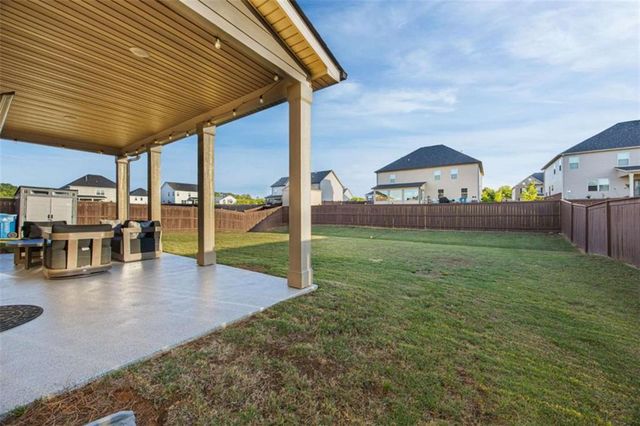 240 Aspen Valley Drive, Loganville, GA 30052