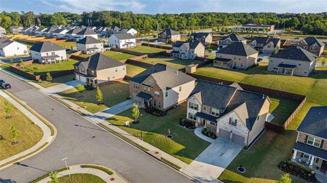 240 Aspen Valley Drive, Loganville, GA 30052
