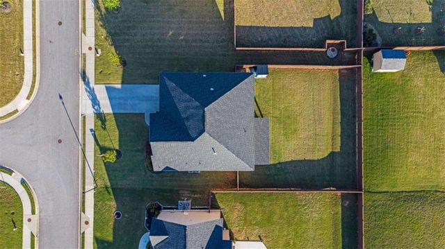 240 Aspen Valley Drive, Loganville, GA 30052