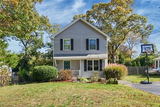 31 Smith Street, South Kingstown, RI 02879