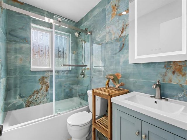 300 SE 10TH Street, Pompano Beach, FL 33060