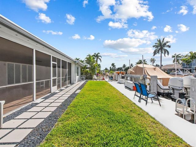 300 SE 10TH Street, Pompano Beach, FL 33060