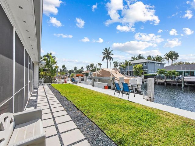 300 SE 10TH Street, Pompano Beach, FL 33060