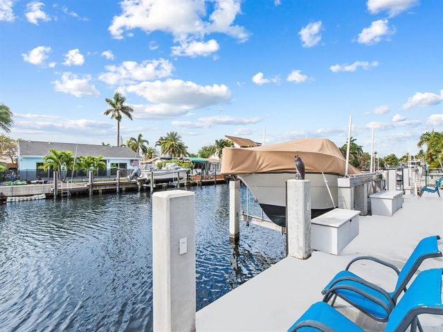 300 SE 10TH Street, Pompano Beach, FL 33060