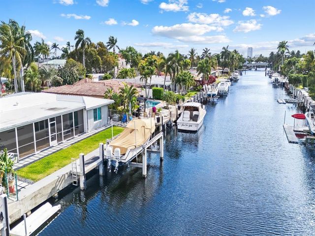 300 SE 10TH Street, Pompano Beach, FL 33060